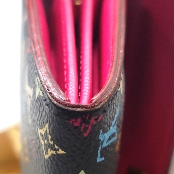 Louis Vuitton Monogram Zippy Wallet - Picture 9 of 16